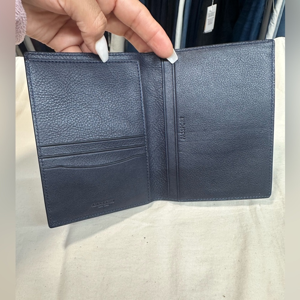 Coach Passport Case. Color Navy Blue. New no tag - Picture 4 of 4